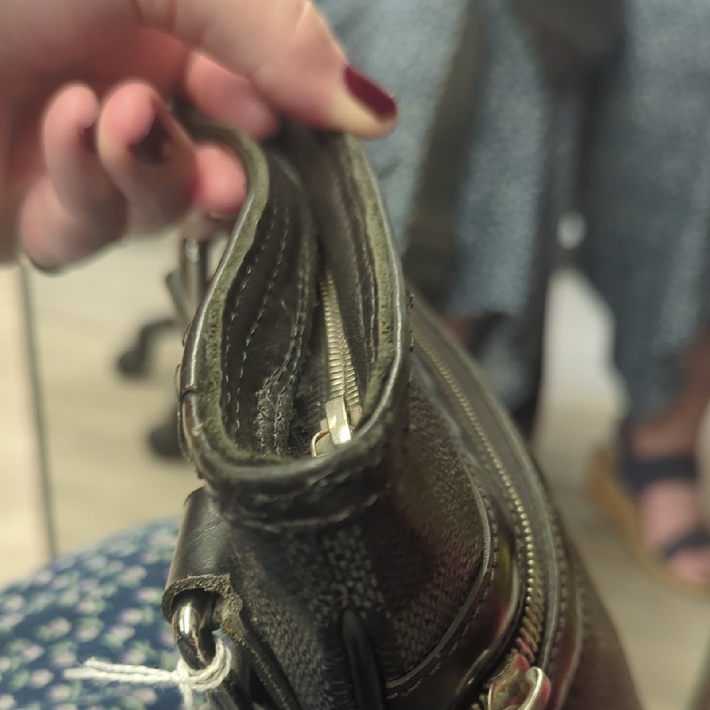 🖤 Authentic Louis Vuitton Damier Graphite Crossbody Pouch 🖤 - Picture 6 of 16